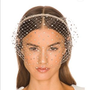 Gigi Burris Hailey Veiling Nude Diamond Opal NWOT